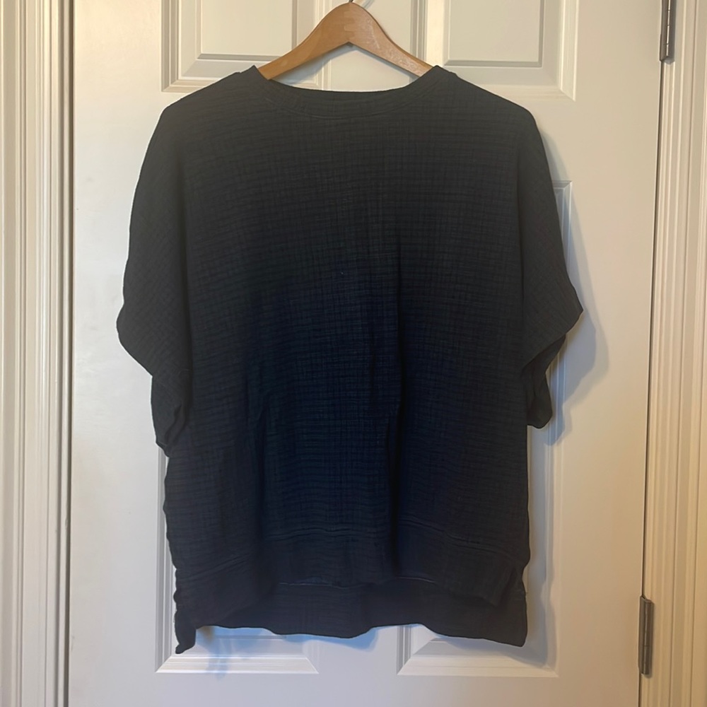 Lou and Grey short sleeve sweater, size M